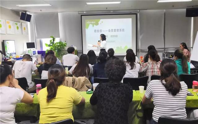 君丝佳养发馆加盟