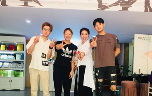 养发馆初夏感恩大回馈！君丝佳江苏南京店与君丝佳总部导师强强联手，邀您来约养发馆加盟哪家好！