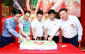 历9弥新 荣耀前行 | 贺君丝佳9周年庆典暨品牌战略发布会圆满落幕，带你直击养发馆加盟精彩瞬间！