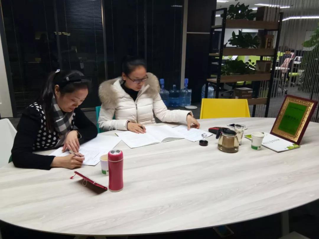 <a href='/Helps/ContactUs.html' class='keys' title='点击查看关于养发馆加盟的相关信息' target='_blank'>养发馆加盟</a>