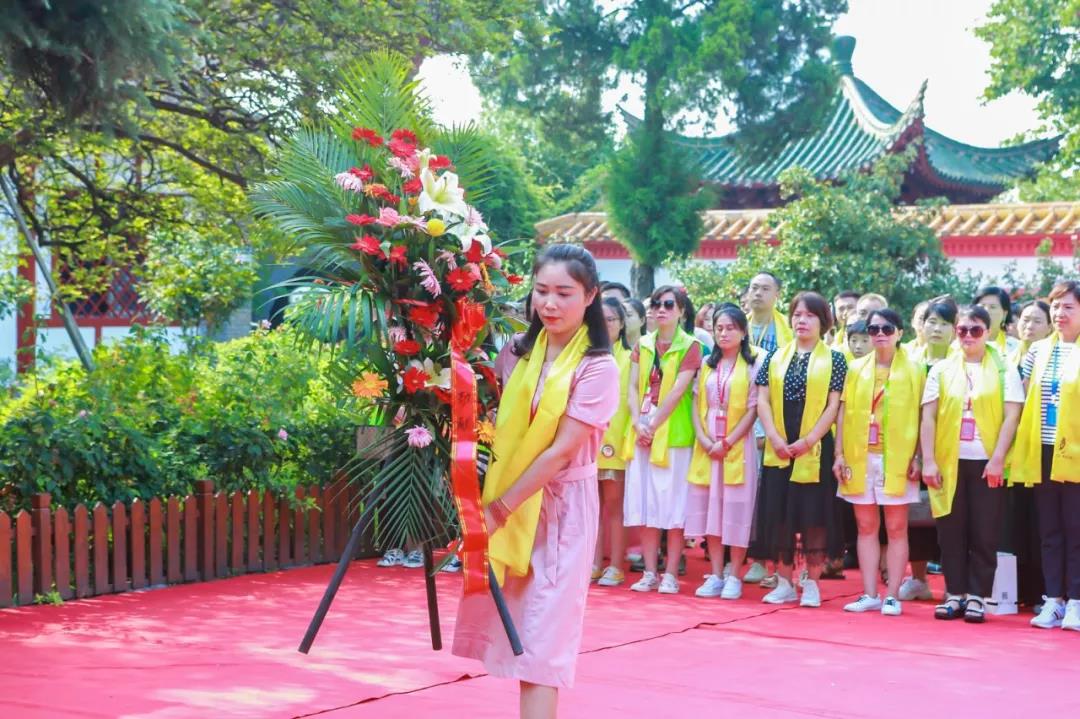 君丝佳养发馆加盟